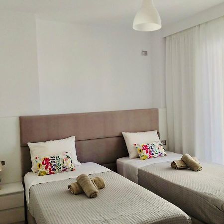 Sea And Sun Apartments Sarandë Buitenkant foto