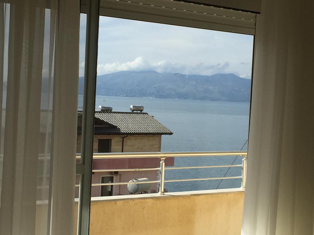 Sea And Sun Apartments Sarandë Kamer foto