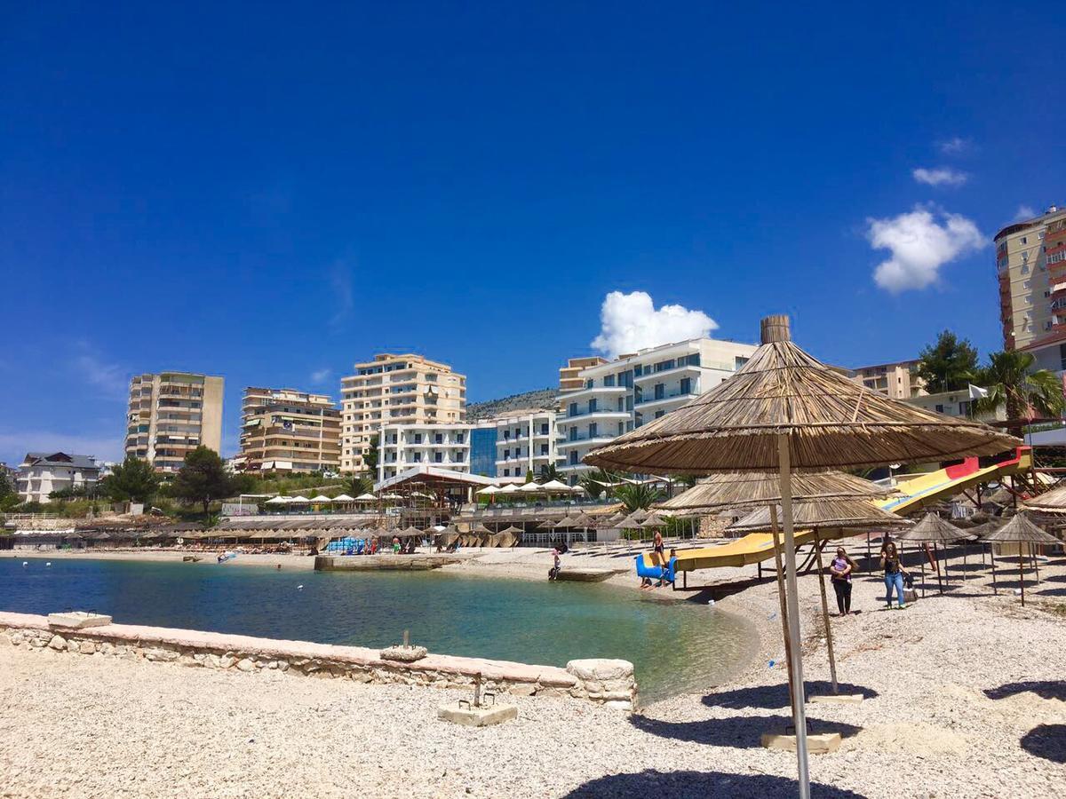 Sea And Sun Apartments Sarandë Buitenkant foto