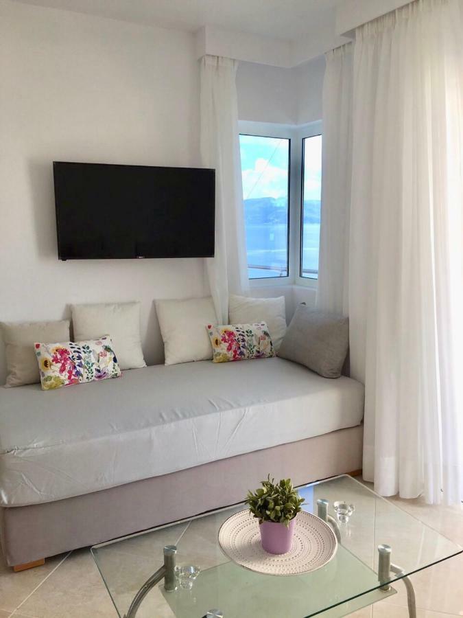 Sea And Sun Apartments Sarandë Buitenkant foto
